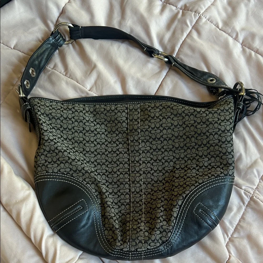 Vintage‎ Y2K Coach Black and Gray Patterned Shoulder Bag
